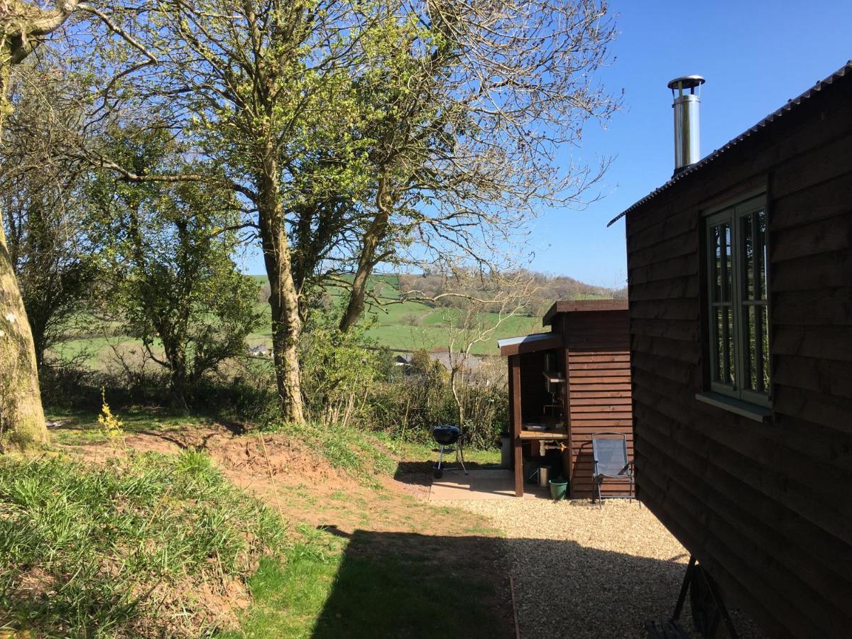 The Shepherds Hut At The Shippen, Tiphayes Honiton Exterior photo